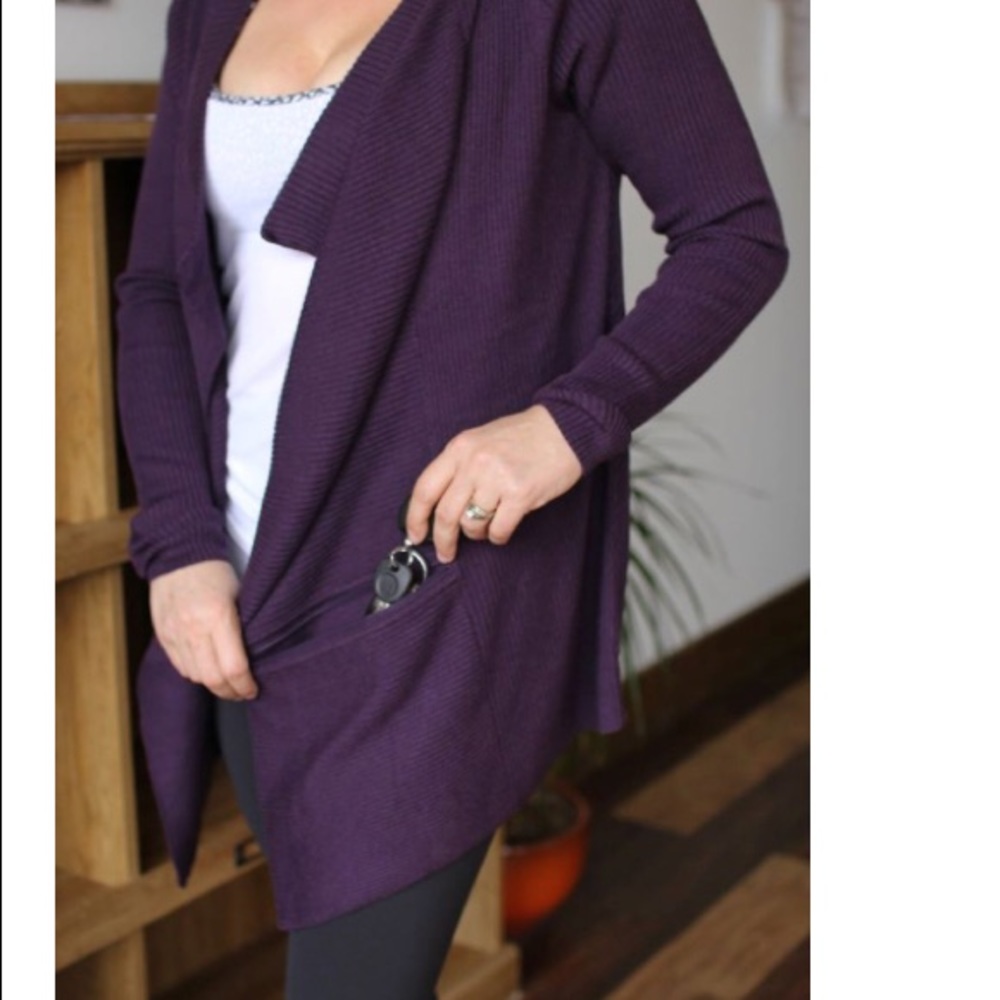 LuluLemon NWT Resolution Wrap .  Great piece